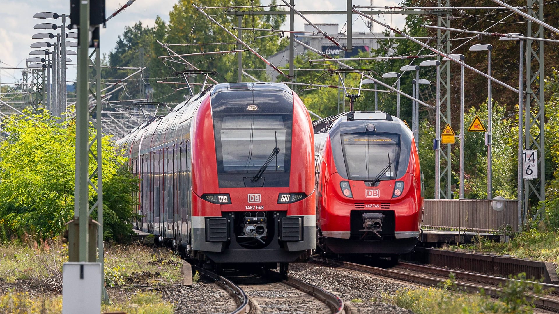 Bahnverkehr zwischen Bamberg und Nürnberg (Symbolfoto): Nach einem Vorfall an der Strecke ermittelt die Bundespolizei.