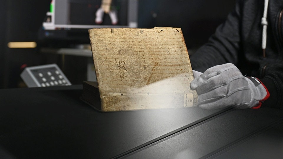 Sensationsfund in Halle: Antikes Pergamentfragment entdeckt