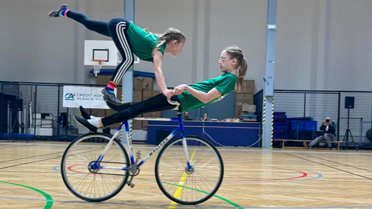 Donauwörtherinnen Nele und Mia Kern glänzen bei internationalem Wettkampf in Frankreich