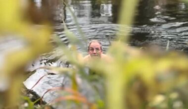 Und plötzlich schwamm Wigald Boning im Augsburger Wertachkanal