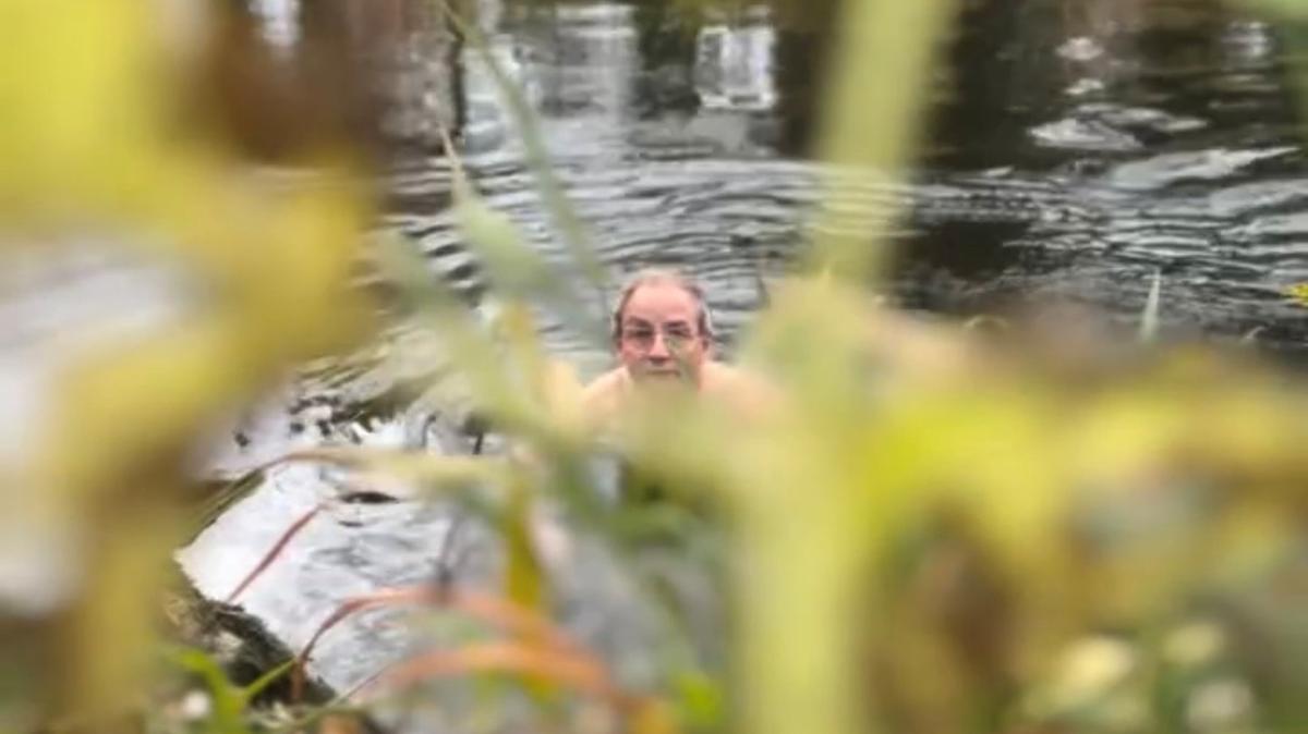 Und plötzlich schwamm Wigald Boning im Augsburger Wertachkanal