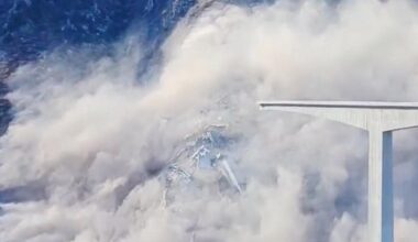 Erst rutscht der Berg ab – dann kracht die Autobahnbrücke zusammen