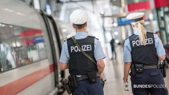 Bundespolizeidirektion München: Schnellbremsung wegen Person im Gleis - Notentriegelung betätigt