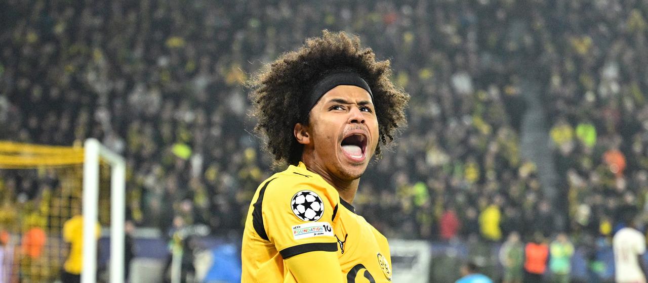 Dortmunds Karim Adeyemi bejubelt seinen Treffer | Bernd Thissen/dpa Dortmunds Karim Adeyemi bejubelt seinen Treffer