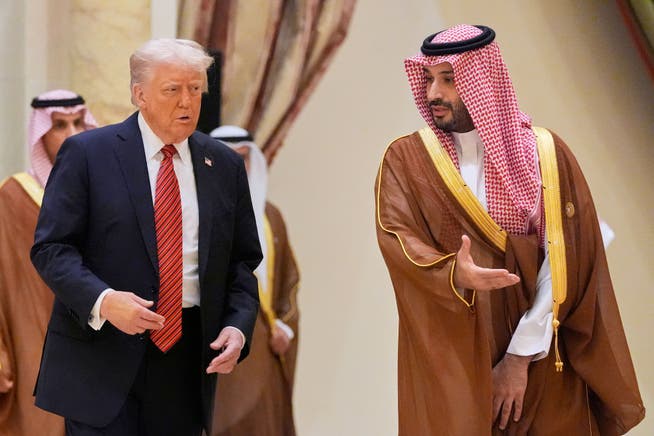Donald Trump traf den saudischen Kronprinzen Mohammed bin Salman auch im Mai am Golf-Gipfeltreffen in Riad.