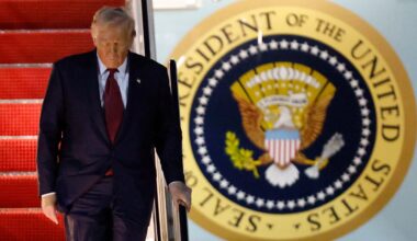 Auf Trump-Flughafen: Wirbel um verdächtiges Paket mit Pulver! | Politik