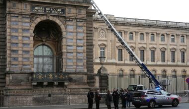 Louvre-Überfall in Paris: Angebliche Räuber fordern 8 Millionen Euro - BILD