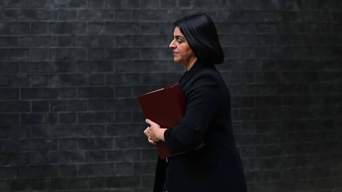 Britische Asylpolitik: Starmer will radikale Reform nach dänischem Vorbild - Politik