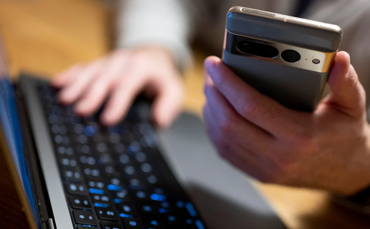 Digital-Gipfel - Wirtschaft will die digitale Brieftasche vorantreiben - Wissen