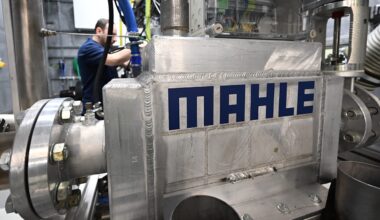 Stuttgart: Autozulieferer Mahle streicht 1000 Jobs | Regional