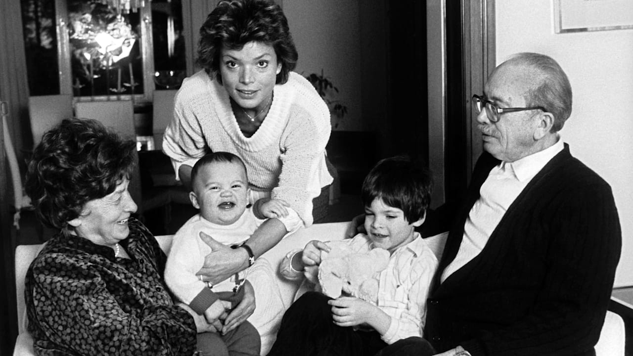 Uschi Glas: Er war bei der Waffen-SS! Die Nazi-Akte ihres Vaters | Unterhaltung