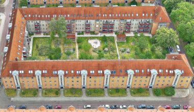 Begrünte, neu modellierte und mit Regenwasser versorgte Innenhöfe im halleschen Lutherviertel.