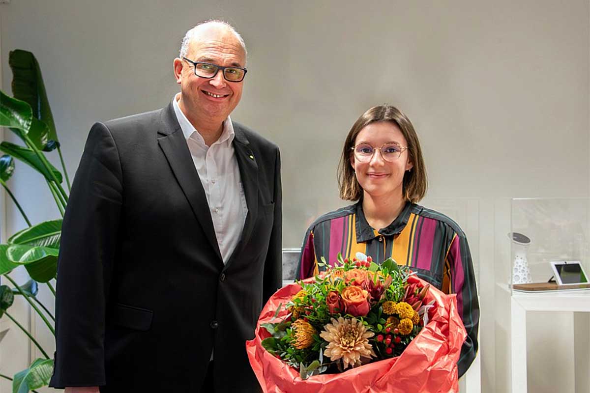 DAAD-Preis: Französische Studentin Camilie Piaumier für akademische und gesellschaftliche Leistung geehrt - blickfeld