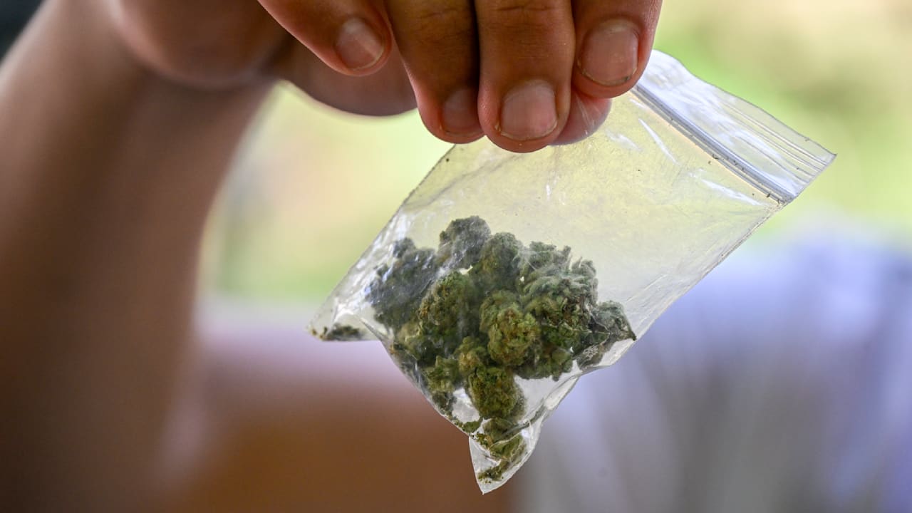 Mannheim: Polizist schob Unschuldigem Drogen unter | News