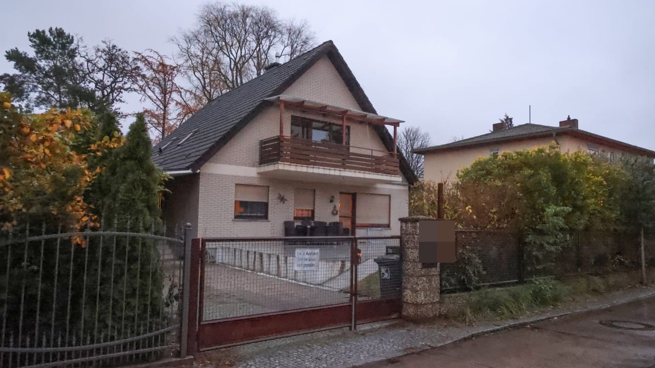 Mysteriöse Attacke in Berlin: Schüsse auf Haus von Ex-Hertha-Spieler | Regional