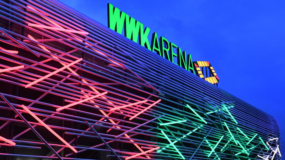 Darum leuchtet die WWK-Arena des FC Augsburg heute orange