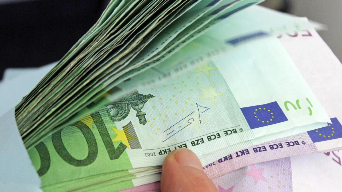 Mann gibt zehntausende Euro für eine falsche Liebe aus