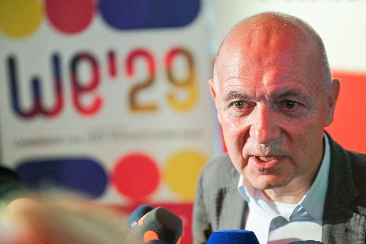 Frankfurt/Main | DFB-Präsident will Bewerbung für Männer-WM prüfen