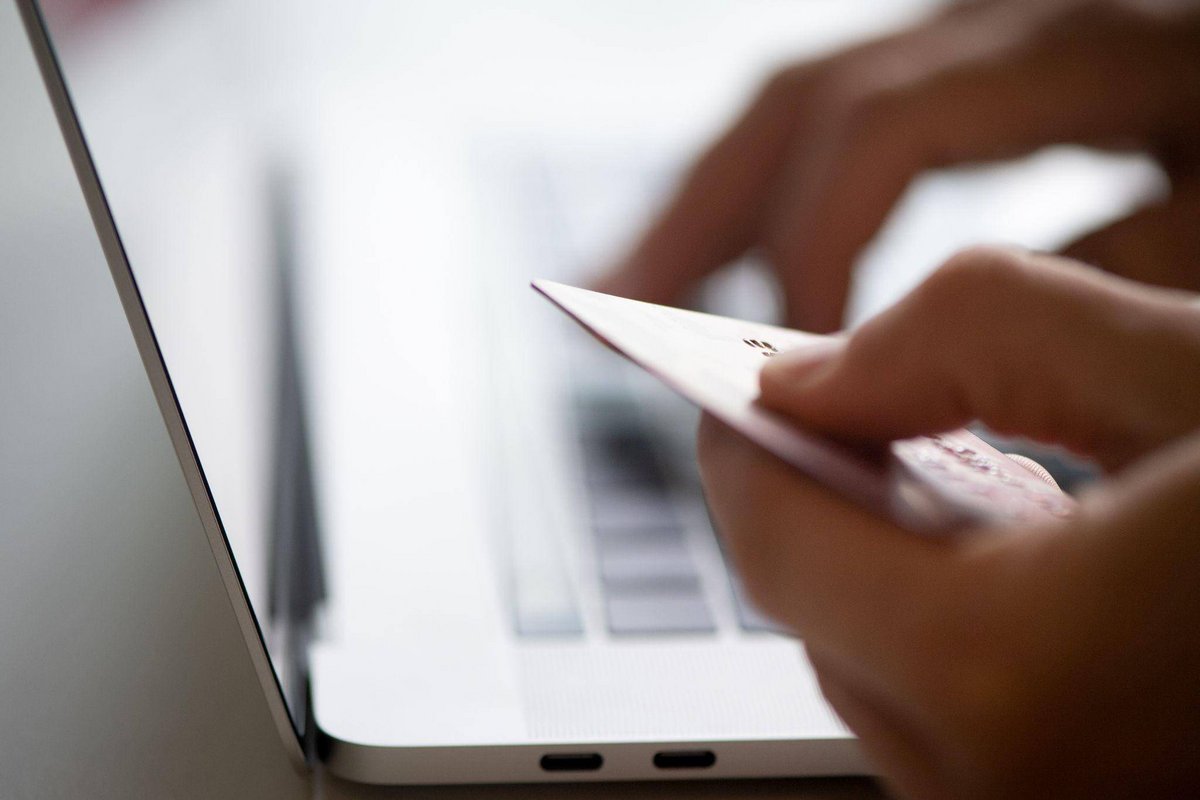 Hamburg/Hannover | Bei Weihnachtseinkäufen nicht auf Fake-Shops hereinfallen