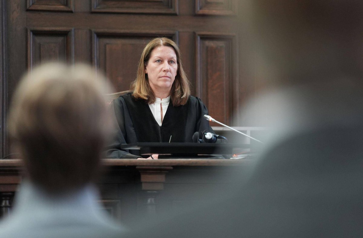 Hamburg | Kontakt zu Zeuge - Richterin droht Block mit Haftbefehl