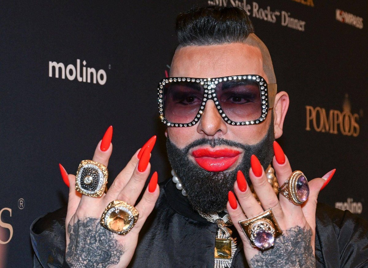 Berlin | Glööckler lobt Deutschland-Trikot - Renaissance statt Retro