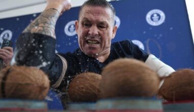 Hamburg | Kokosnüsse zerschlagen und Eier mit Essstäbchen fangen