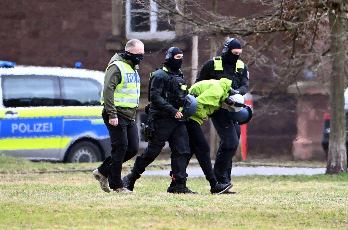 Berlin/Karlsruhe | Prozess nach Messerangriff am Holocaust-Mahnmal
