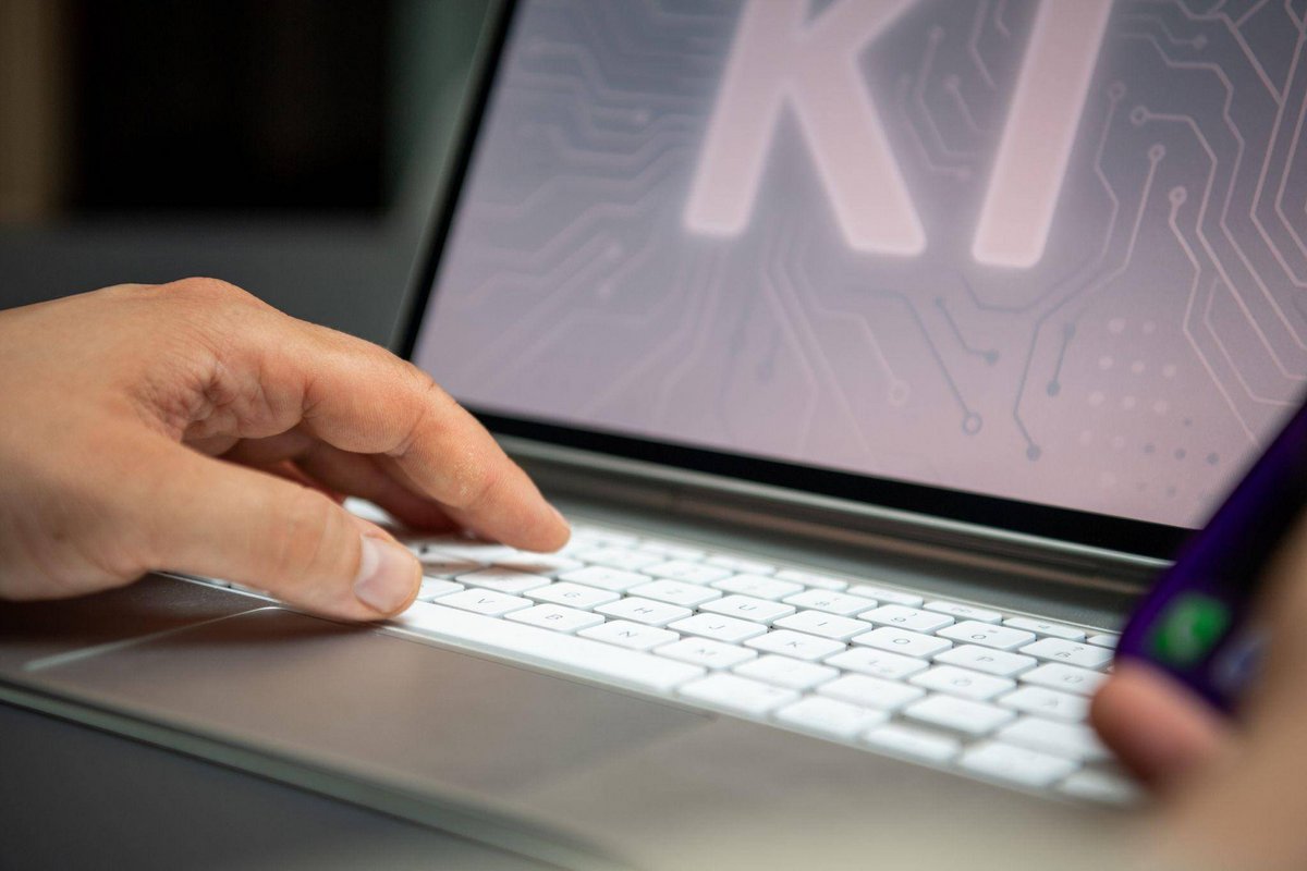 Köln | Wer ist verantwortlich, wenn die KI Fehler macht?