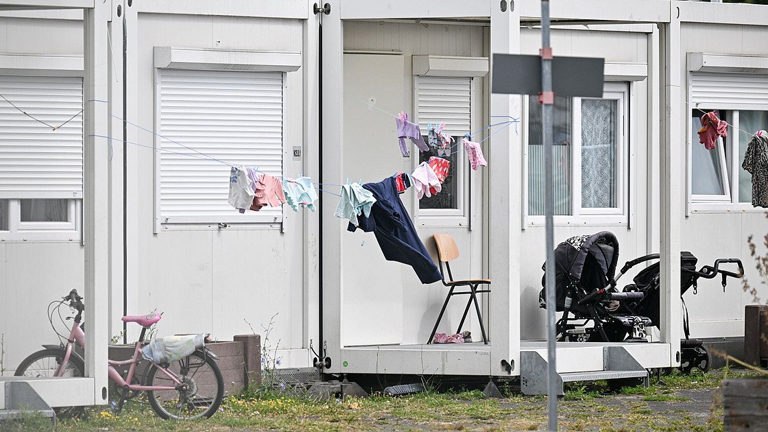 Abschiebung aus Flüchtlingszimmer ist Durchsuchung