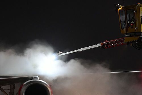 Winterdienst am Flughafen München bereitet sich auf Eis und Schnee vor