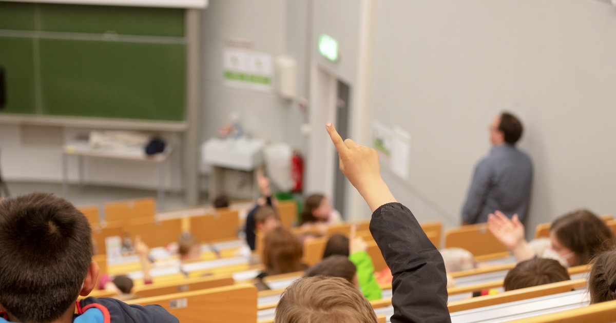 KinderUni startet ins Wintersemester 2025/26