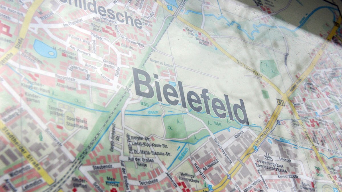 Wasserstoff-Tankstelle in Bielefeld vom Tisch