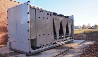 Großwärmepumpe für mittelwarmes Nahwärmenetz in Munster trifft ein