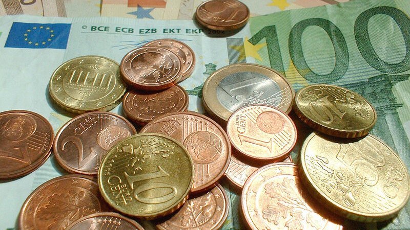 Einbruch in Schloß Holte-Stukenbrock: Täter entwenden Bargeld