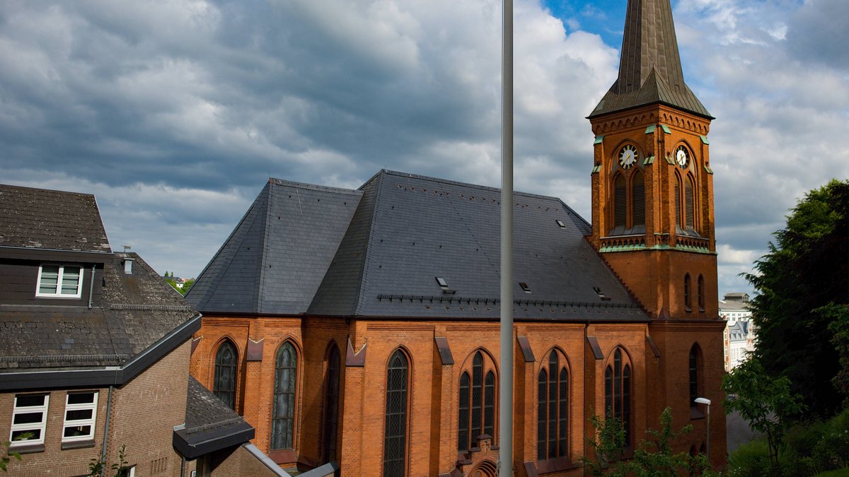 und-Leben.de - Streit um Abtreibung: Polizei räumt besetzte Kirche