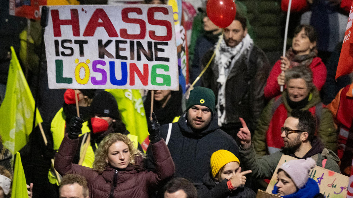 Live-Ticker zu Demos in Gießen: Erste Zwischenfälle