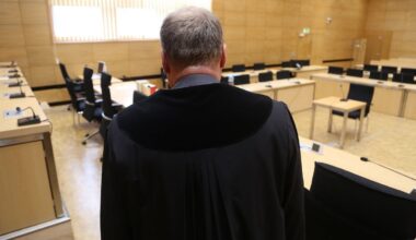 Herford/Bielefeld: JVA-Häftlinge wegen Quälereien vor Gericht