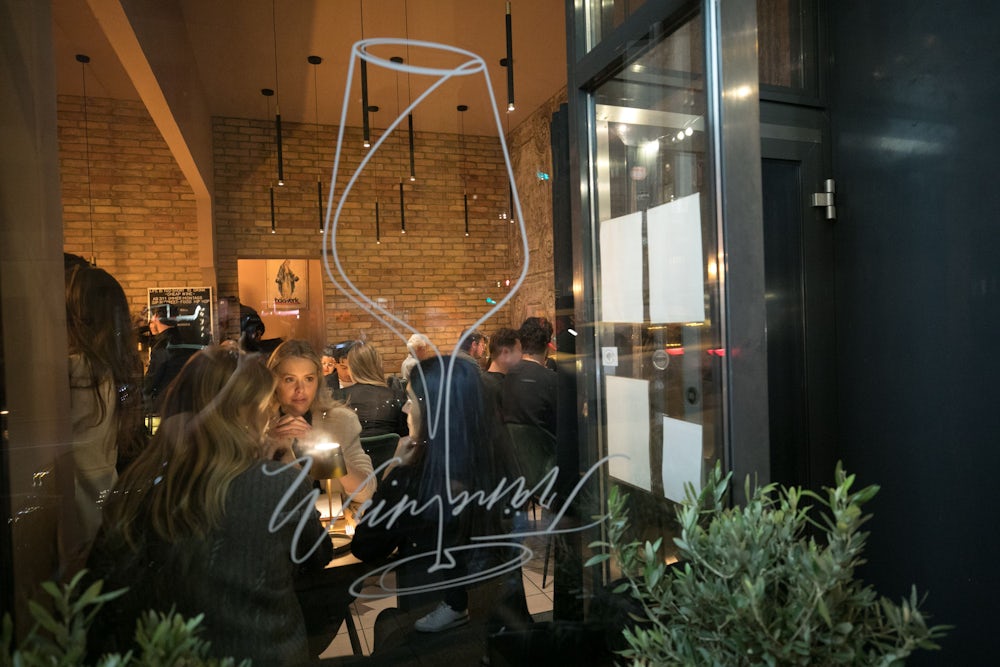 Die Wände der Weintraube sollen wohl an das Gewölbe eines Weinkellers erinnern.