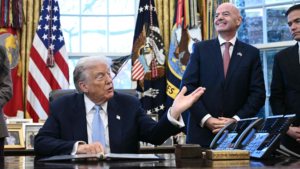 Trump und Infantino präsentieren den „Fifa-Pass“ – Mit WM-Ticket schneller in die USA | Sport