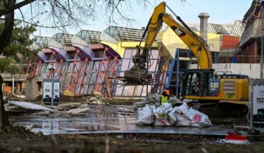 Baggerarbeiten am früheren Erlebnisbad SEZ haben begonnen