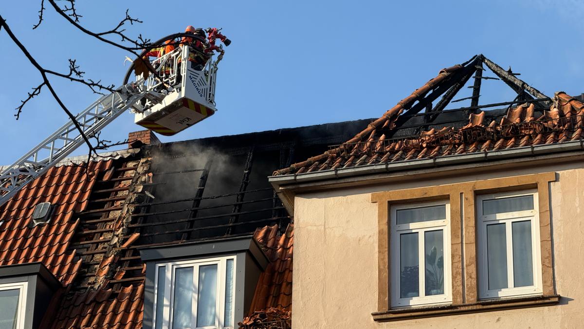 Dachstuhl-Brand in Kiel-Gaarden: Über 70 Bewohner evakuiert