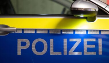 Hermsdorf: Mopedauto kippt um - Fahrer und Beifahrer schwer verletzt