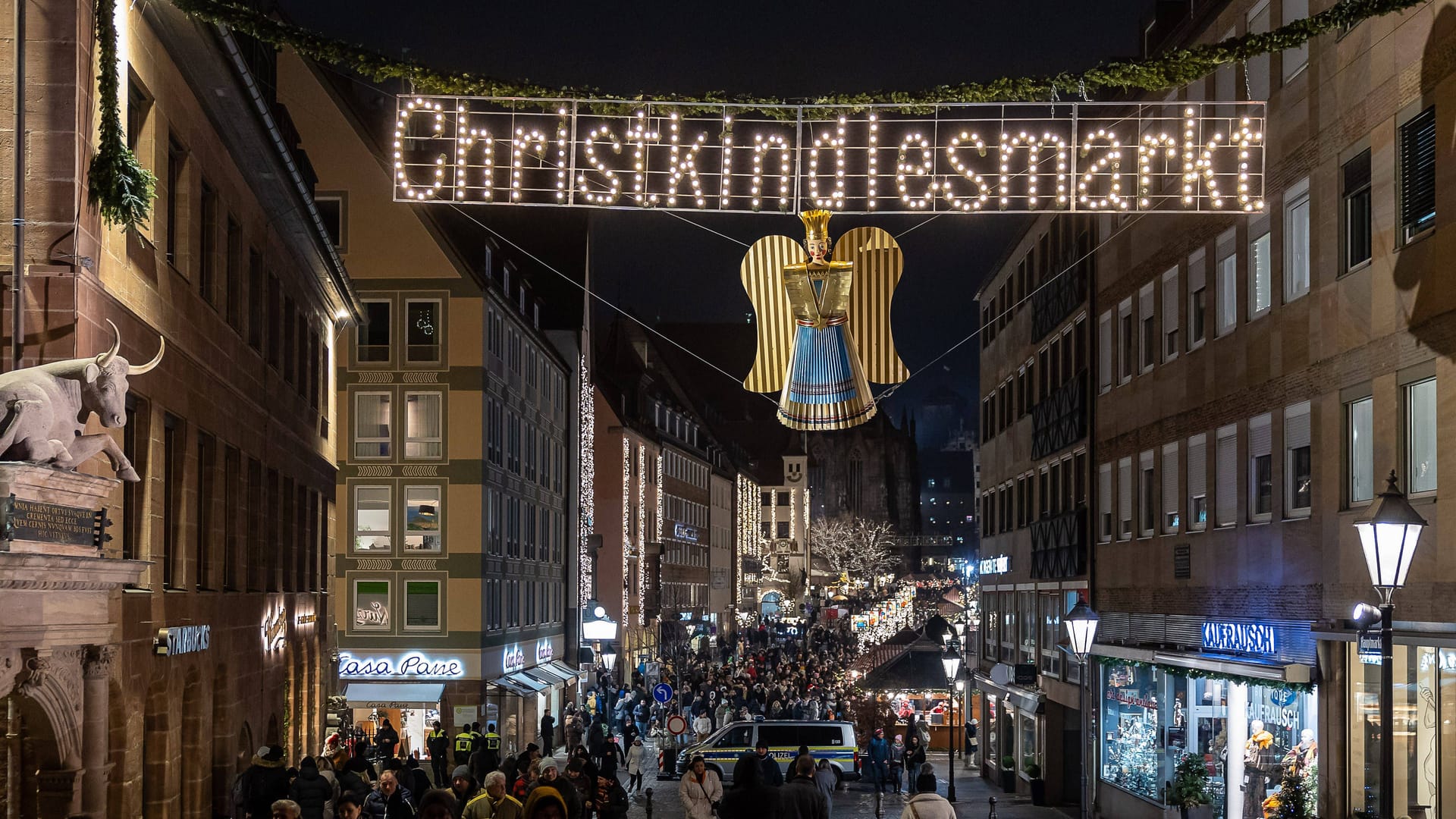 Der Eingang zum Nürnberger Christkindlesmarkt (Archivbild): Der Weihnachtsmarkt der Frankenmetropole ist deutschlandweit bekannt. Der Eingang zum Nürnberger Christkindlesmarkt (Archivbild): Der Weihnachtsmarkt der Frankenmetropole ist deutschlandweit bekannt.