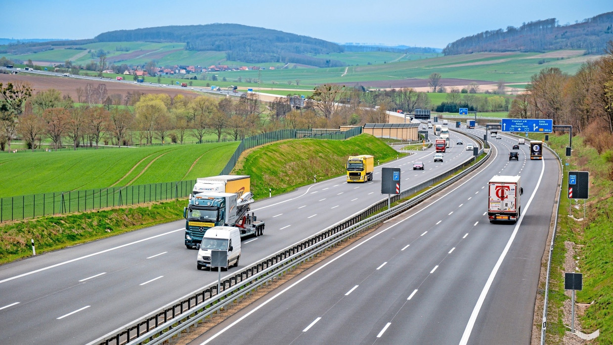 Der französische Baukonzern Vinci wirbt für ÖPP-Projekte, also von privaten Konzessionären in Deutschland ausgebaute und betriebene Strecken wie die A5 südlich von Karlsruhe oder A3 zwischen Würzburg und Nürnberg.