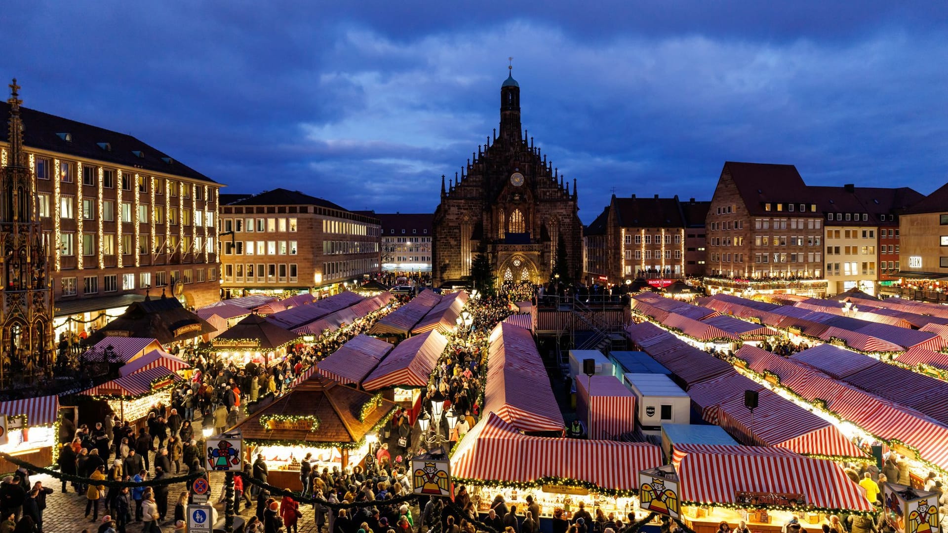 Der Nürnberger Christkindlesmarkt (Archivbild): Die Buden öffnen am Freitag ab 10 Uhr am Morgen. Der Nürnberger Christkindlesmarkt (Archivbild): Die Buden öffnen am Freitag ab 10 Uhr am Morgen.