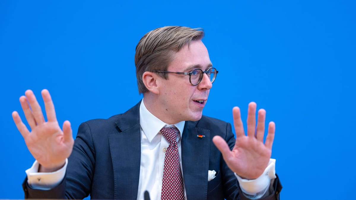 Nun strahlt wieder der "Supermond" über Deutschland (Archivbild).