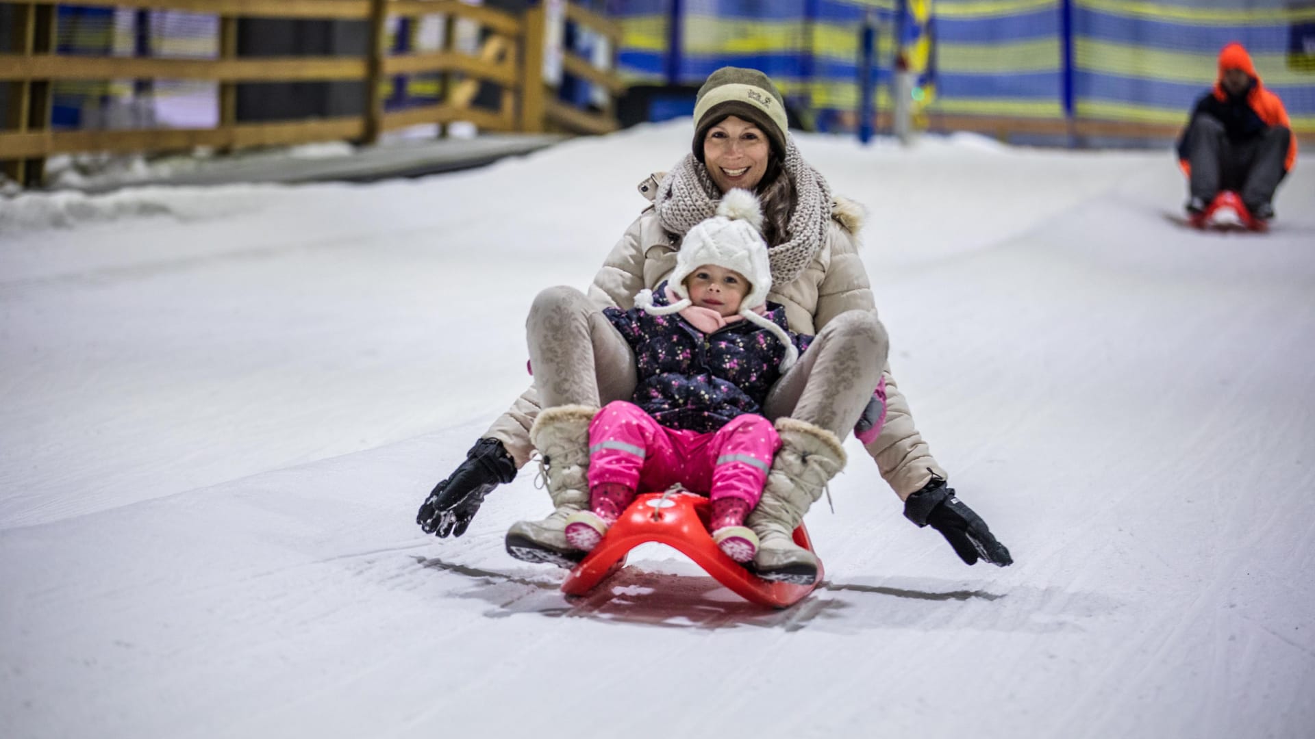 Der Rodelhügel: Spaß für die ganze Familie. Der Rodelhügel: Spaß für die ganze Familie.