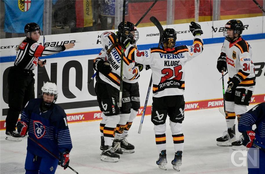 Eishockey-Frauen siegen im Penalty-Krimi gegen Frankreich