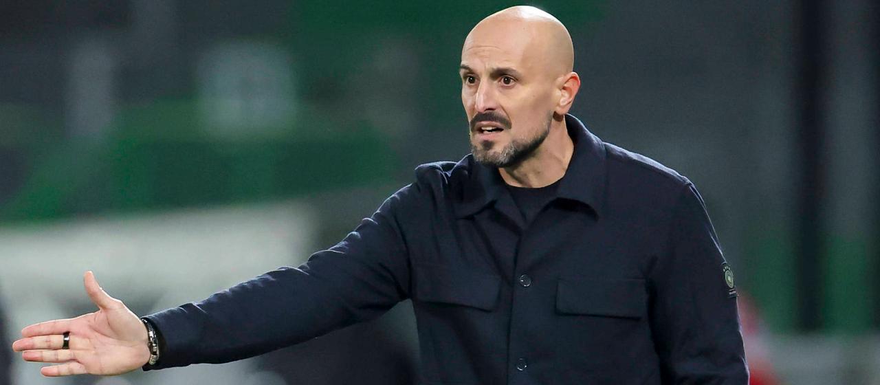 Antonio Di Salvo an der Seitenlinie | IMAGO/Marco Steinbrenner/DeFodi Images Antonio Di Salvo an der Seitenlinie