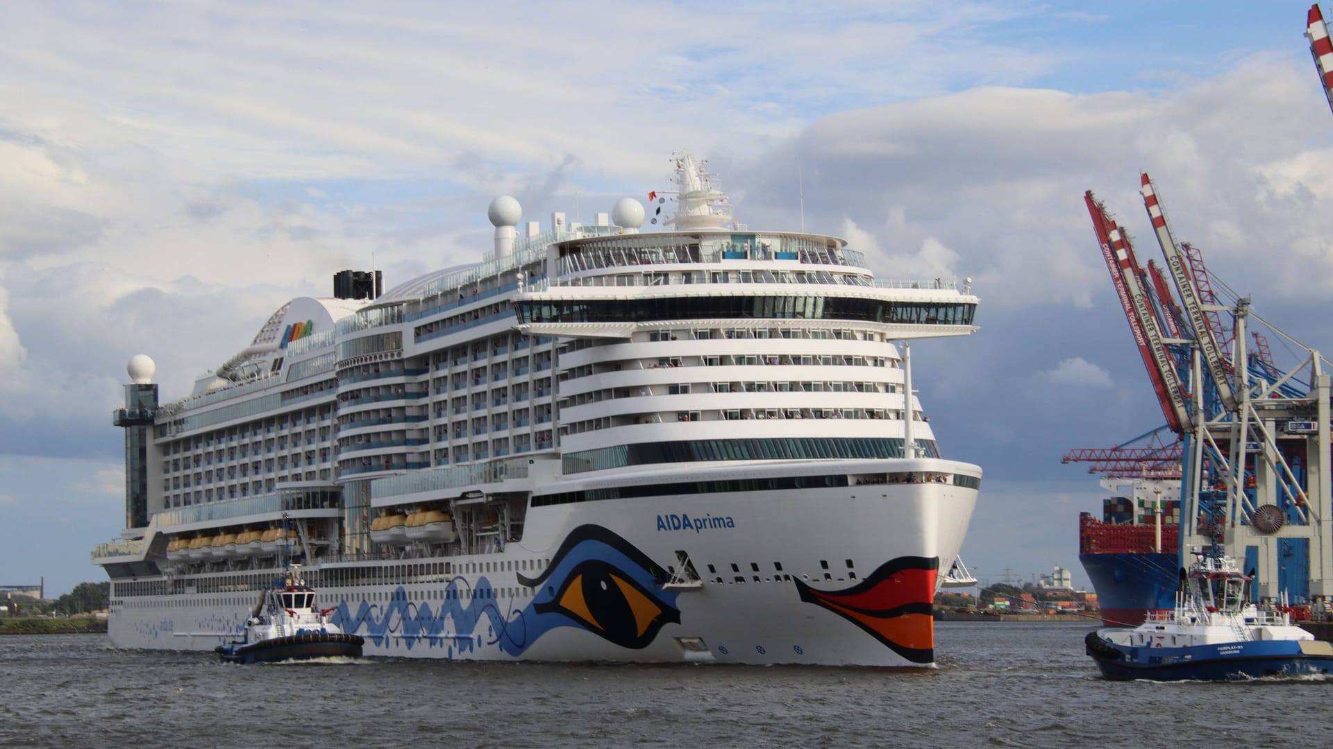 Die "Aida Prima": Das Kreuzfahrtschiff läuft am Donnerstag das Terminal Steinwerder an. Die "Aida Prima": Das Kreuzfahrtschiff läuft am Donnerstag das Terminal Steinwerder an.